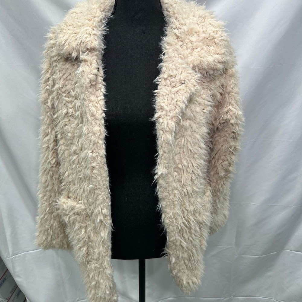 Ambiance Outerwear Women's Medium Faux Fur Shaggy Jacket Cream Beige Open Front